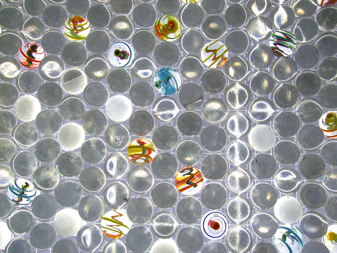 Gunda Foerster, MARBLES, glass marbles, LED, 2013_5