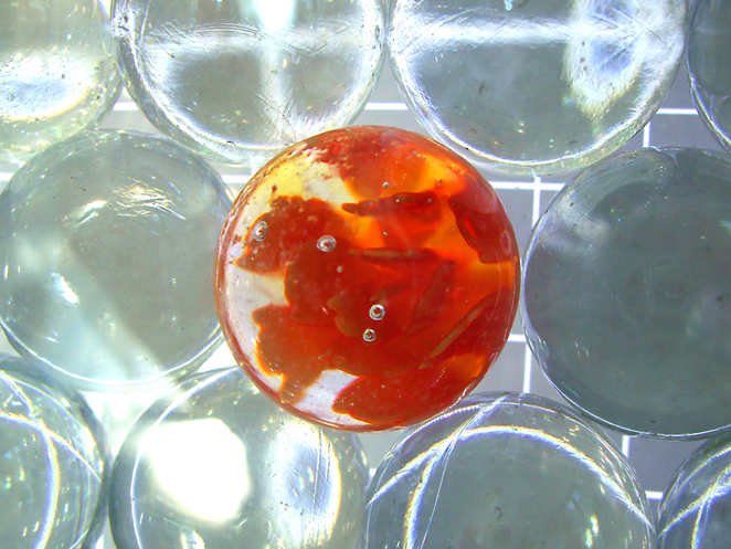 Gunda Foerster, MARBLES, glass marbles, LED, 2013_8