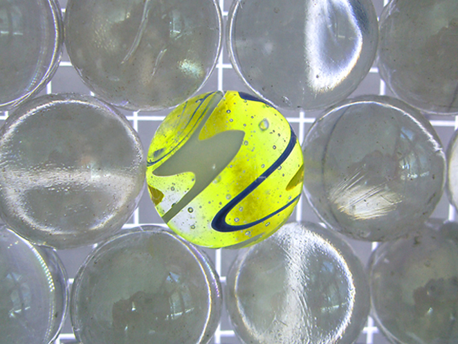 Gunda Foerster, MARBLES, glass marbles, LED, 2013_9