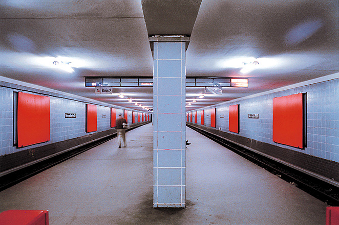 Gunda Forster, SEEING RED, Underground Station Weinmeisterstraße, Berlin, 1994_1